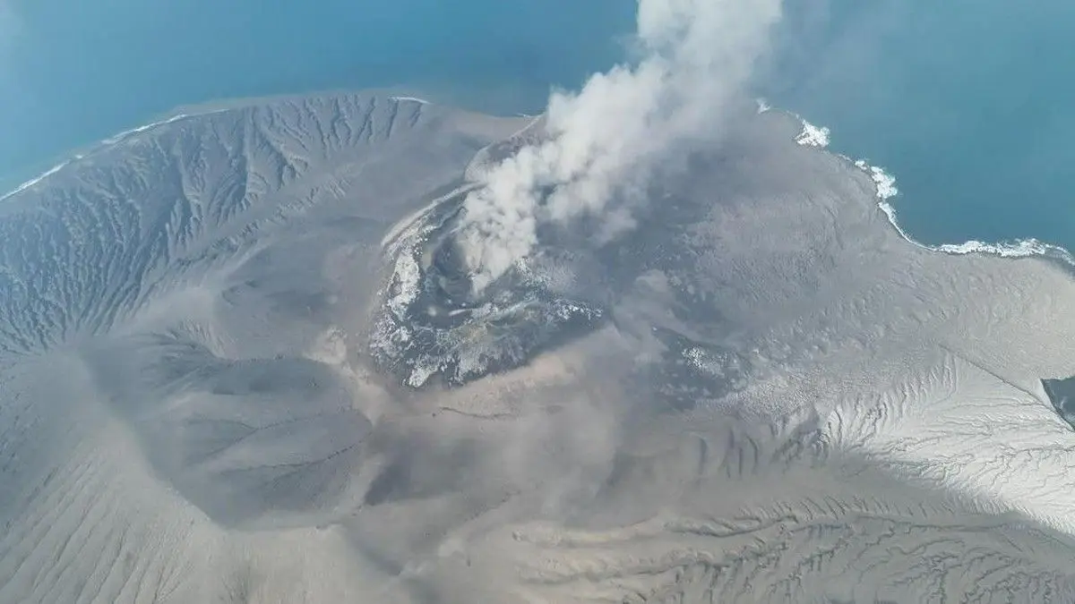 Ilustrasi pemetaan dua klaster sebaran abu vulkanik Gunung Anak Krakatau oleh BMKG yang berdampak pada wilayah udara dan daratan barat Indonesia.
