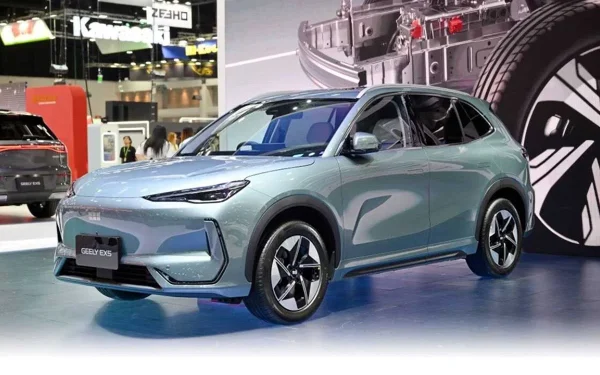 Geely EX5 terbaru memperlihatkan ruang bagasi depan atau frunk berukuran besar