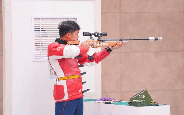 Penembak Indonesia beraksi di arena tembak indoor Asian Games