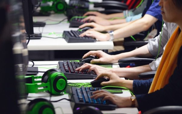 Ilustrasi peminat game online. (Bloomberg)