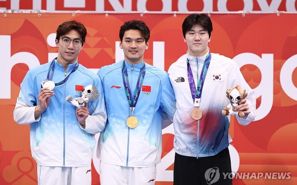 Podium 50 meter gaya punggung putra Asian Games 2026: Xu Jiayu emas, Wang Zicheng perak, Yoon Jihwan perunggu
