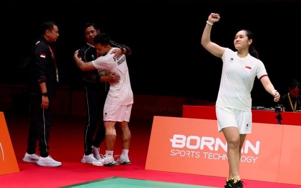 Syahnawi Amri dan Marwah Nita Violina merayakan kemenangan di Asian Games 2026