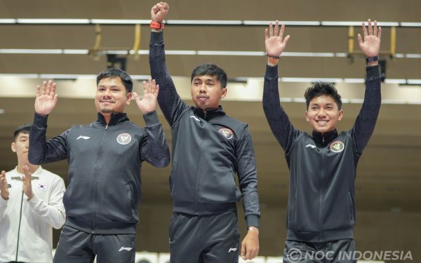 Tim menembak Indonesia melambai di arena tembak Asian Games 2026