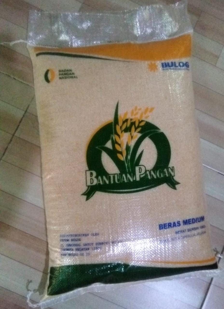 Beras bantuan pangan pemerintah untuk penerima bansos