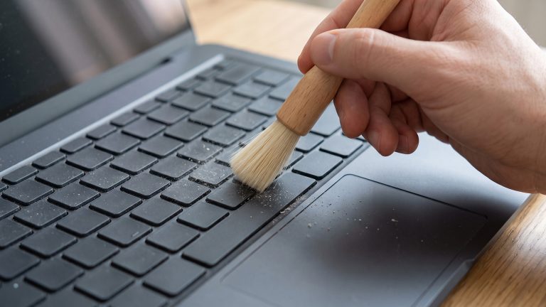 Cara Merawat Keyboard Laptop agar Tidak Cepat Rusak
