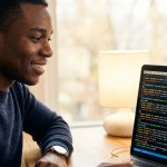 Membersihkan keyboard laptop dari debu