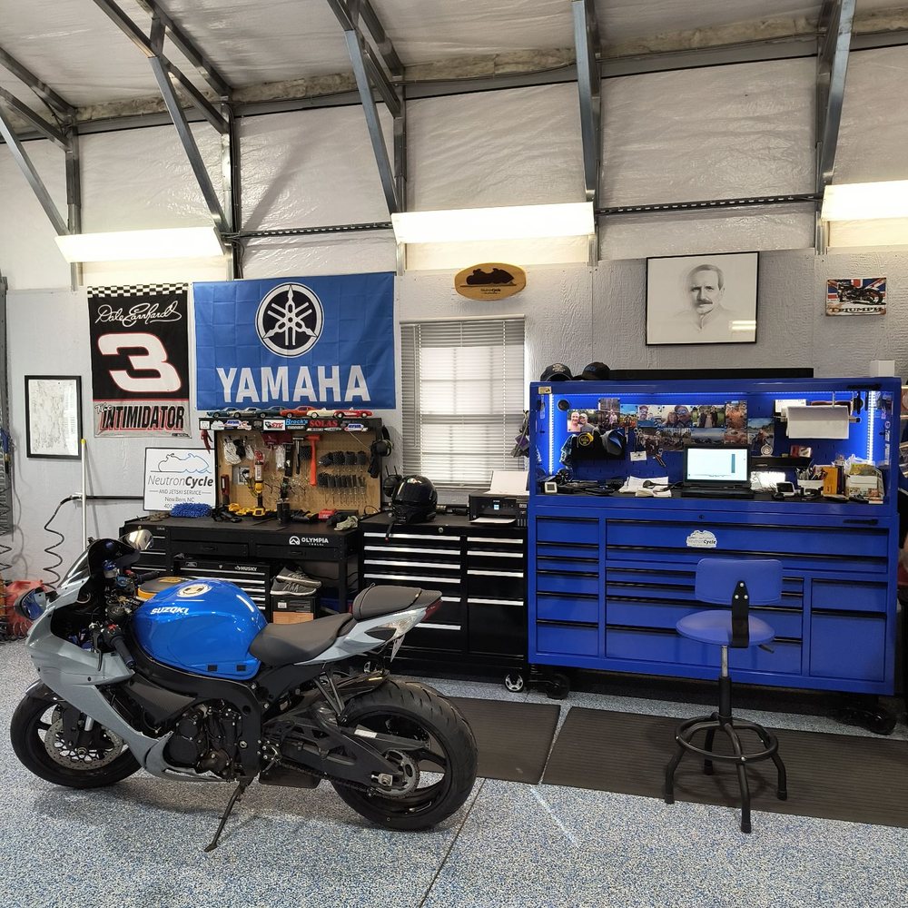 Penggantian oli mesin sebagai perawatan rutin motor