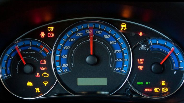 Makna Lampu Indikator di Panel Dashboard Mobil
