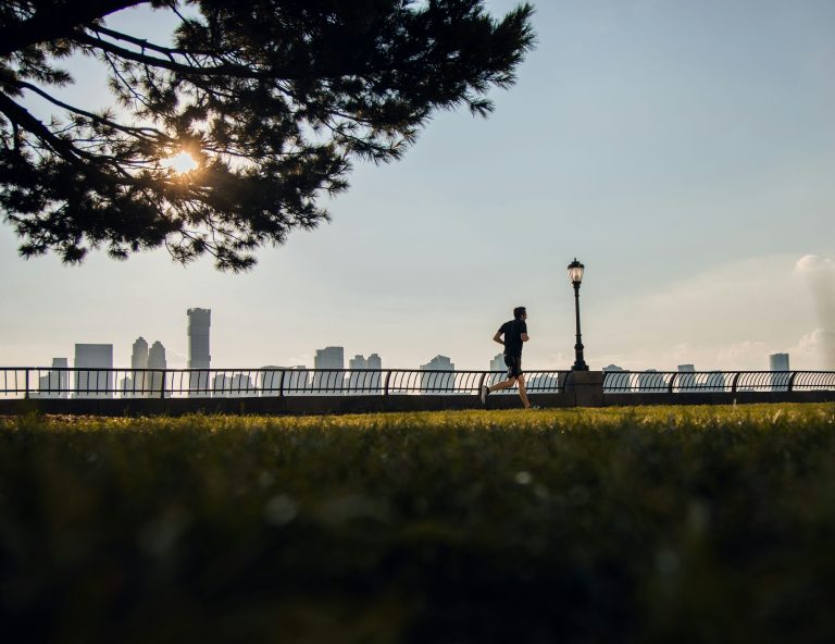 Manfaat Lari Pagi untuk Kesehatan Fisik dan Mental