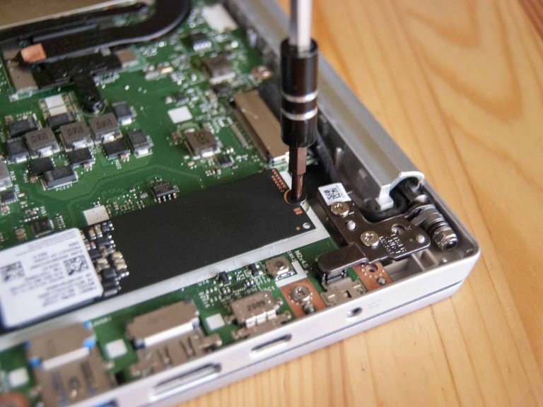 Perbedaan SSD dan HDD pada Laptop yang Perlu Anda Tahu
