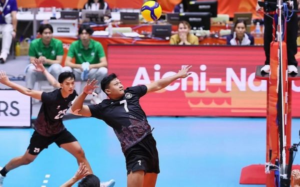 Pemain voli putra Indonesia aksi spike di Asian Games 2026 Nagoya